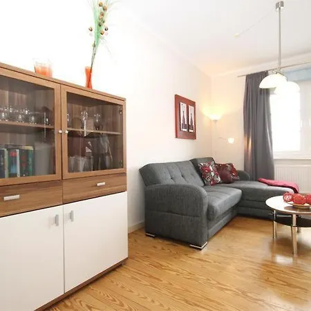 Ferienwohnungen-molli-ost-wohnung-2-9800 Apartment Kuehlungsborn